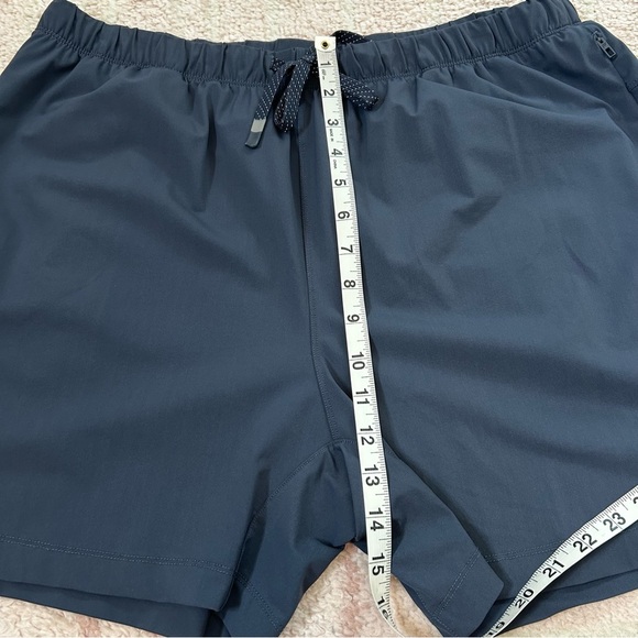 Fabletics Takeover Short Dark Blue Gray Athletic Shorts Size XL Outdoors - Picture 5 of 9